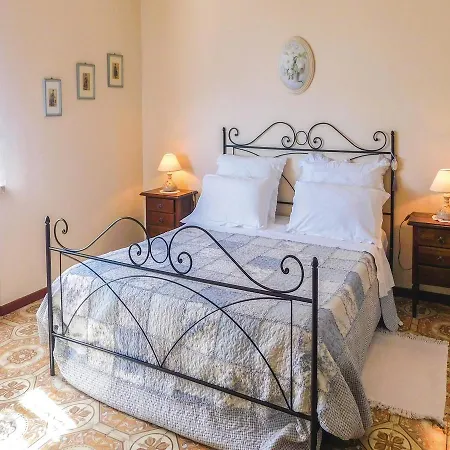 Four-bedroom Holiday In Cannara *