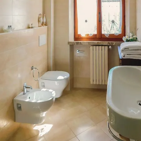 Сasa de vacaciones Four-bedroom Holiday In Cannara *