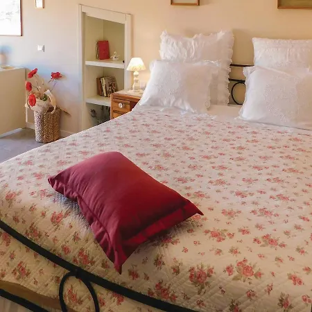 Four-bedroom Holiday In Cannara