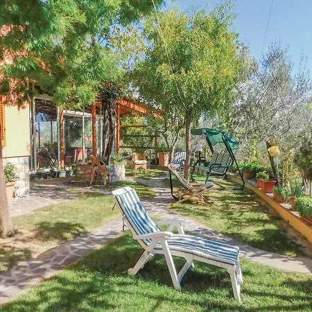 Four-bedroom Holiday In Cannara Сasa de vacaciones *
